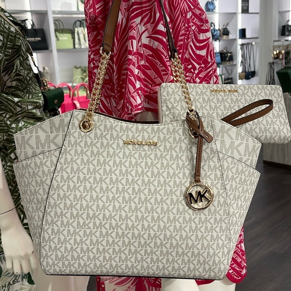 MICHAEL KORS 
Jet Set Lg Shoulder Bag & JST Lg Travel CONTINENTAL wallet-wristlt - Picture 5 of 16